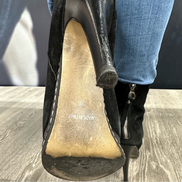 BLACK SUEDE BOOTIES 🔥 - Picture 8 of 12